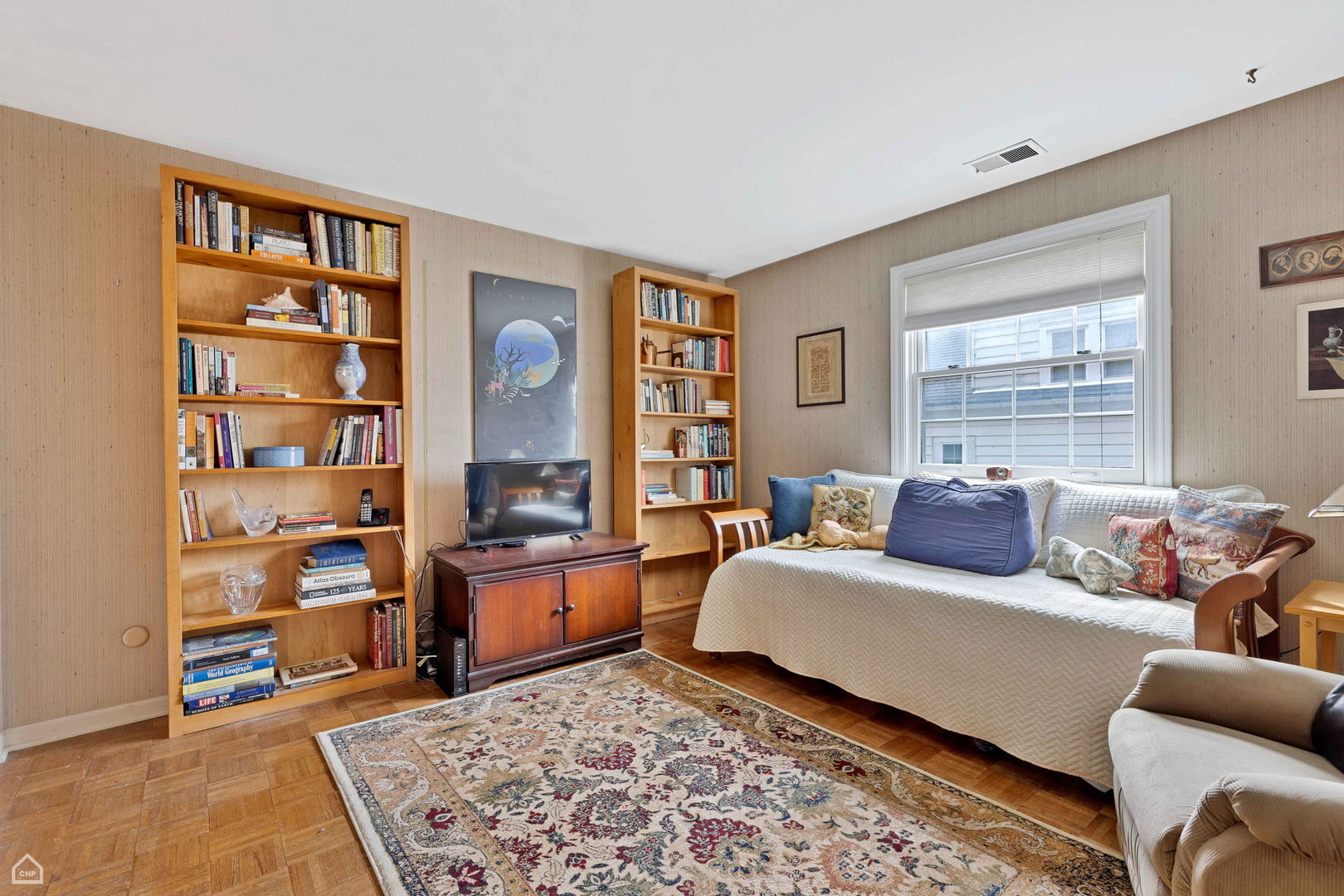 2425 Central Street, Unit 2D Evanston, IL 60201 - Photo 13 of 18 Gallery Image 13