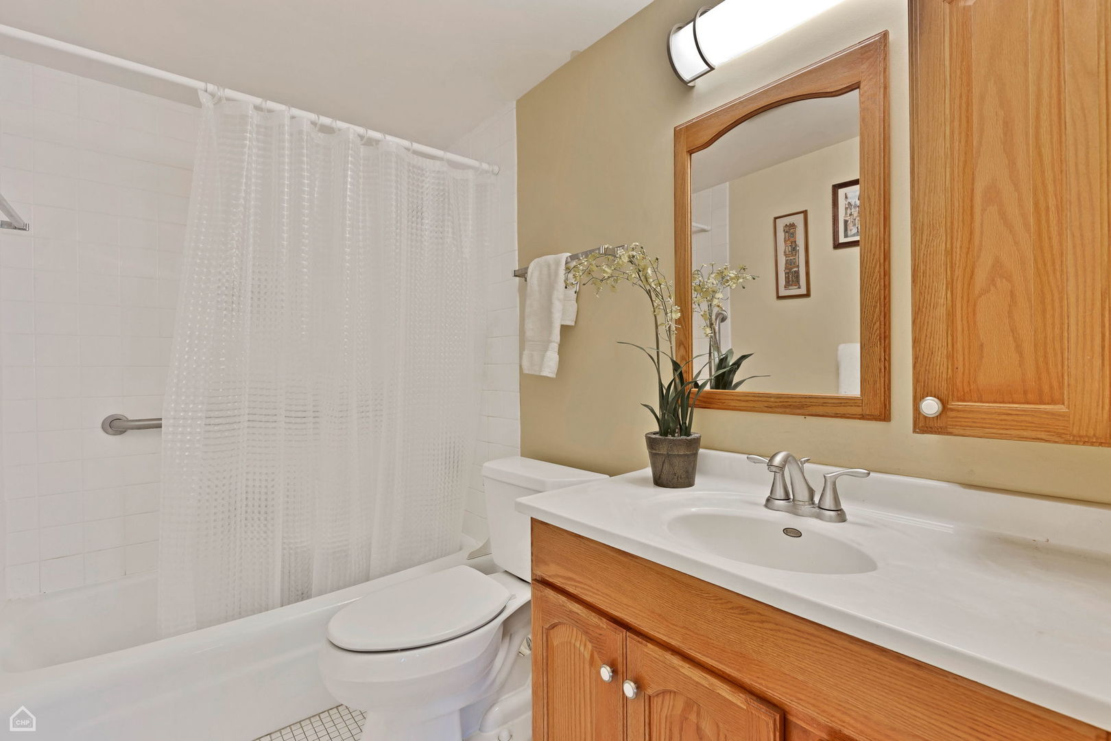 2425 Central Street, Unit 2D Evanston, IL 60201 - Photo 17 of 18 Gallery Image 17
