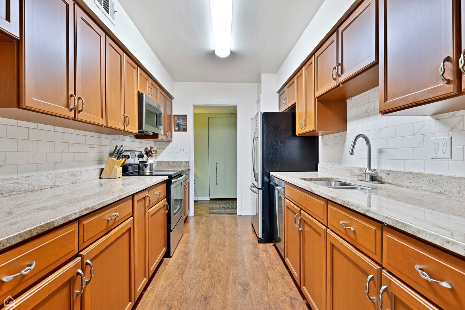 2425 Central Street, Unit 2D Evanston, IL 60201 - Photo 9 of 18 Gallery Image 9