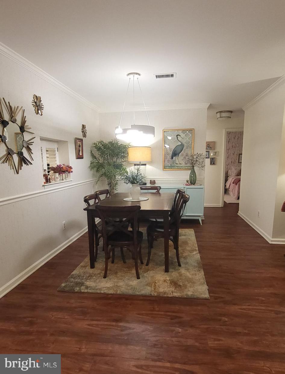 5806 Cove Landing Road, Unit 101 Burke, VA 22015 - Photo 15 of 92 Gallery Image 15