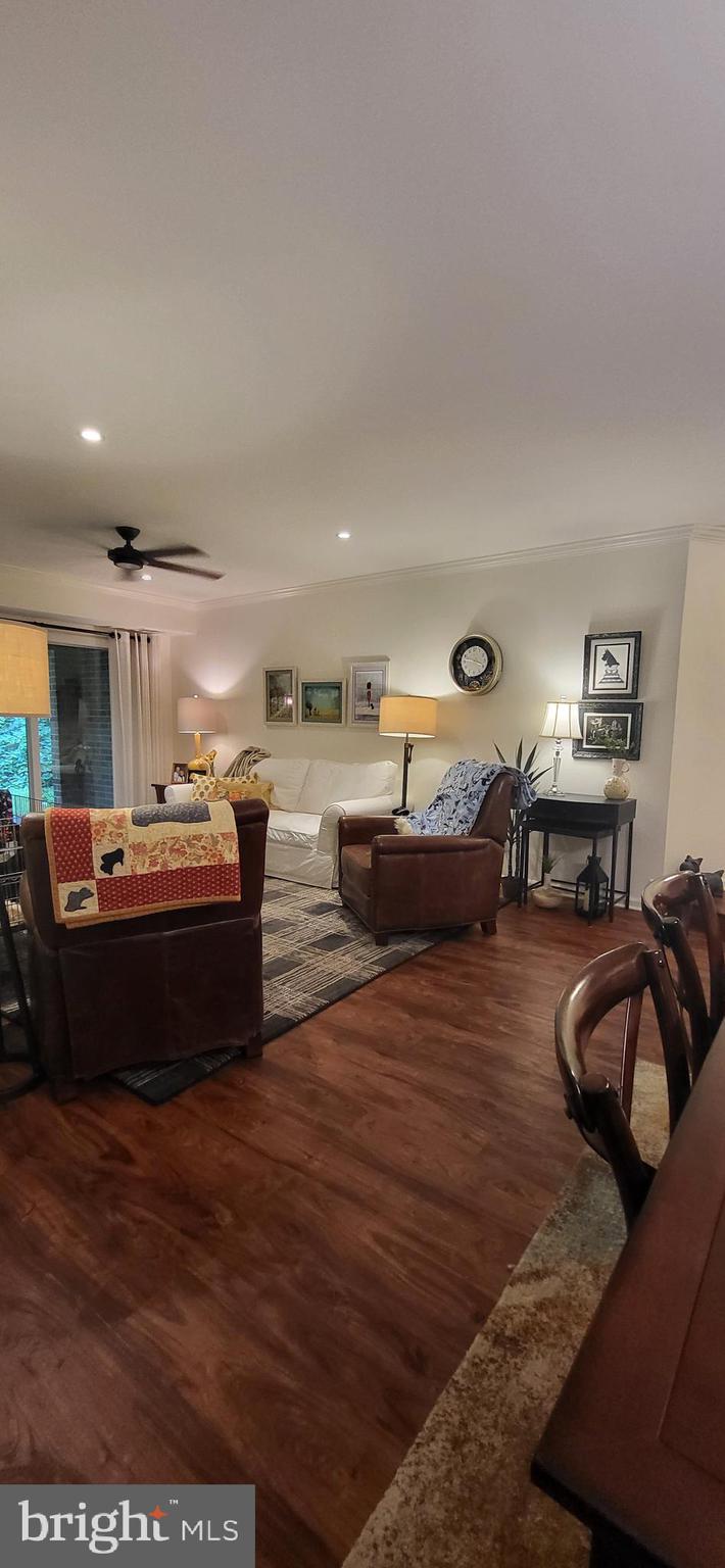 5806 Cove Landing Road, Unit 101 Burke, VA 22015 - Photo 19 of 92 Gallery Image 19