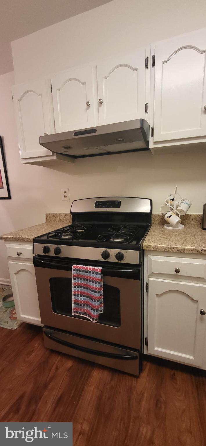 5806 Cove Landing Road, Unit 101 Burke, VA 22015 - Photo 22 of 92 Gallery Image 22