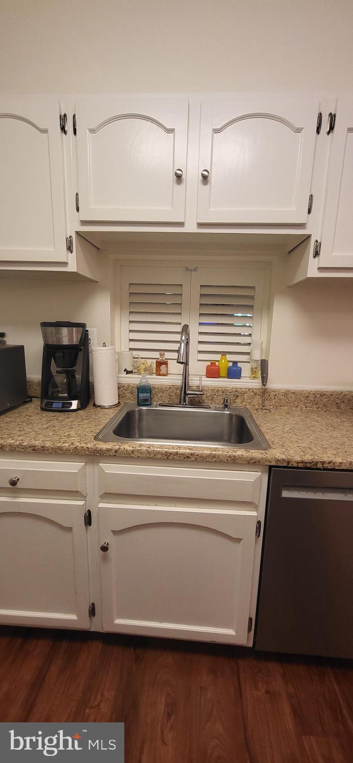 5806 Cove Landing Road, Unit 101 Burke, VA 22015 - Photo 29 of 92 Gallery Image 29