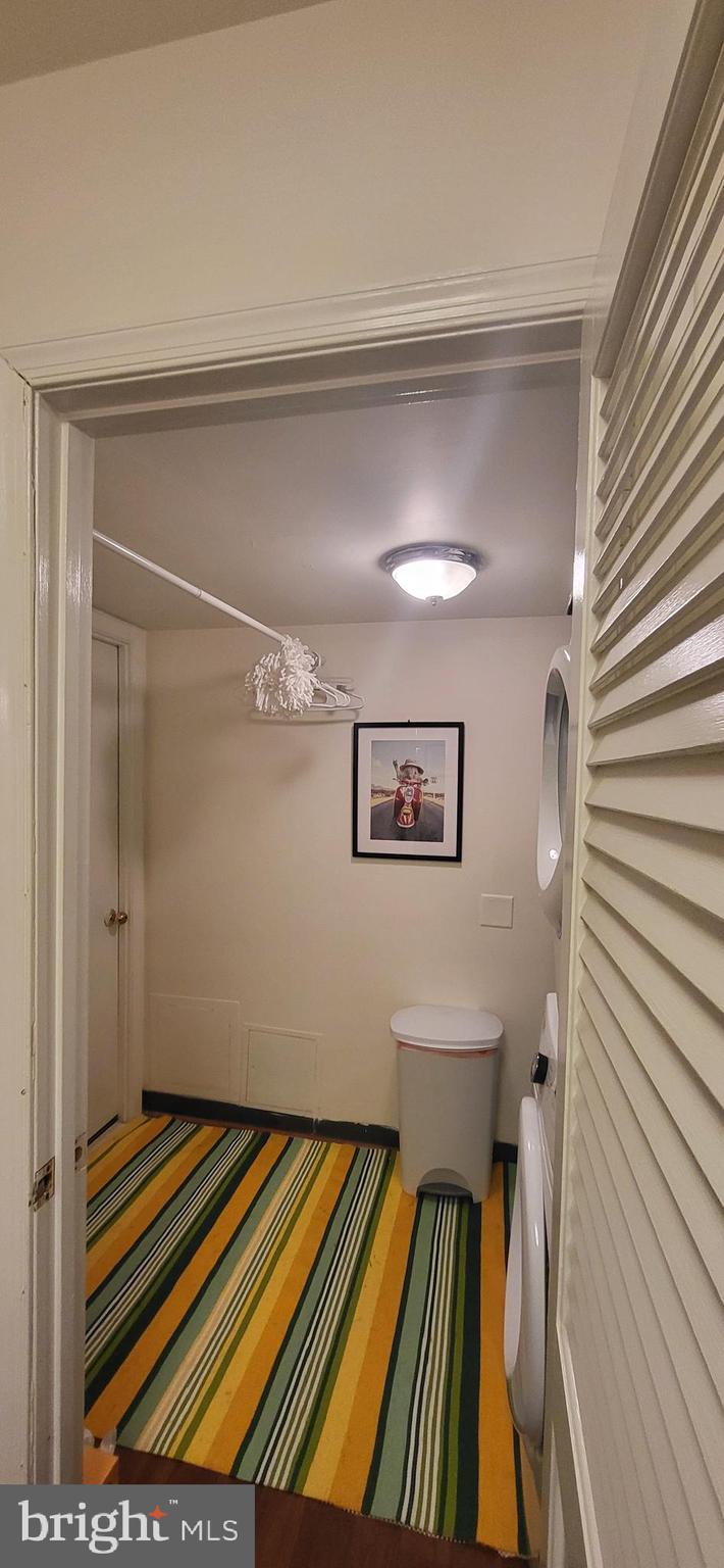 5806 Cove Landing Road, Unit 101 Burke, VA 22015 - Photo 33 of 92 Gallery Image 33