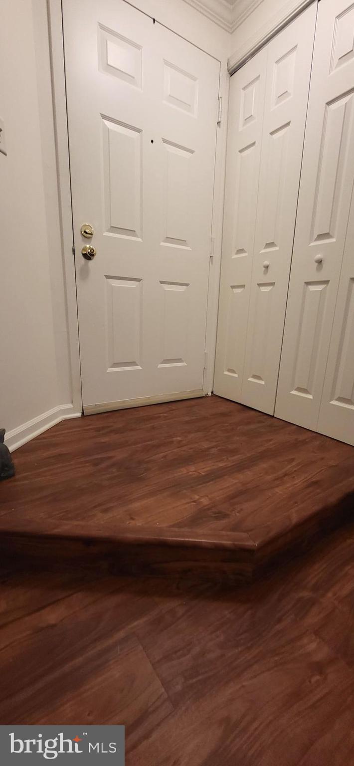 5806 Cove Landing Road, Unit 101 Burke, VA 22015 - Photo 7 of 92 Gallery Image 7