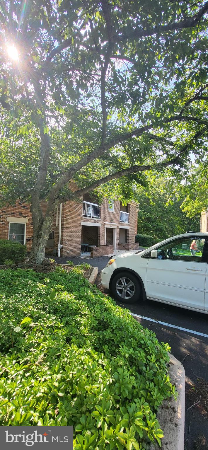 5806 Cove Landing Road, Unit 101 Burke, VA 22015 - Photo 76 of 92 Gallery Image 76