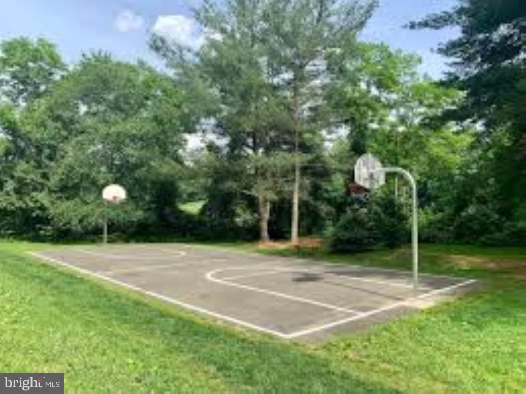 5806 Cove Landing Road, Unit 101 Burke, VA 22015 - Photo 92 of 92 One of the basketball courts