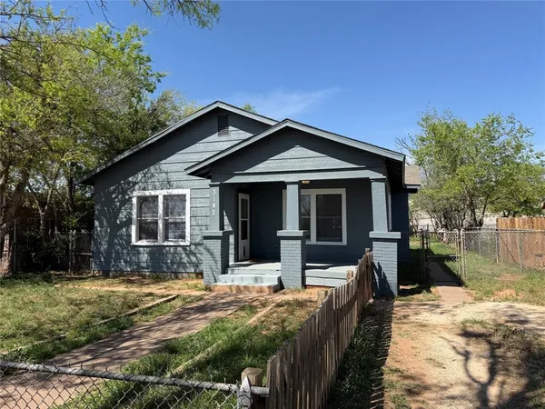 $1,695 | 3142 South 2nd Street, Abilene, TX 79605