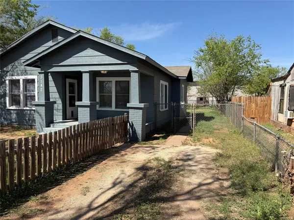 $1,695 | 3142 South 2nd Street, Abilene, TX 79605