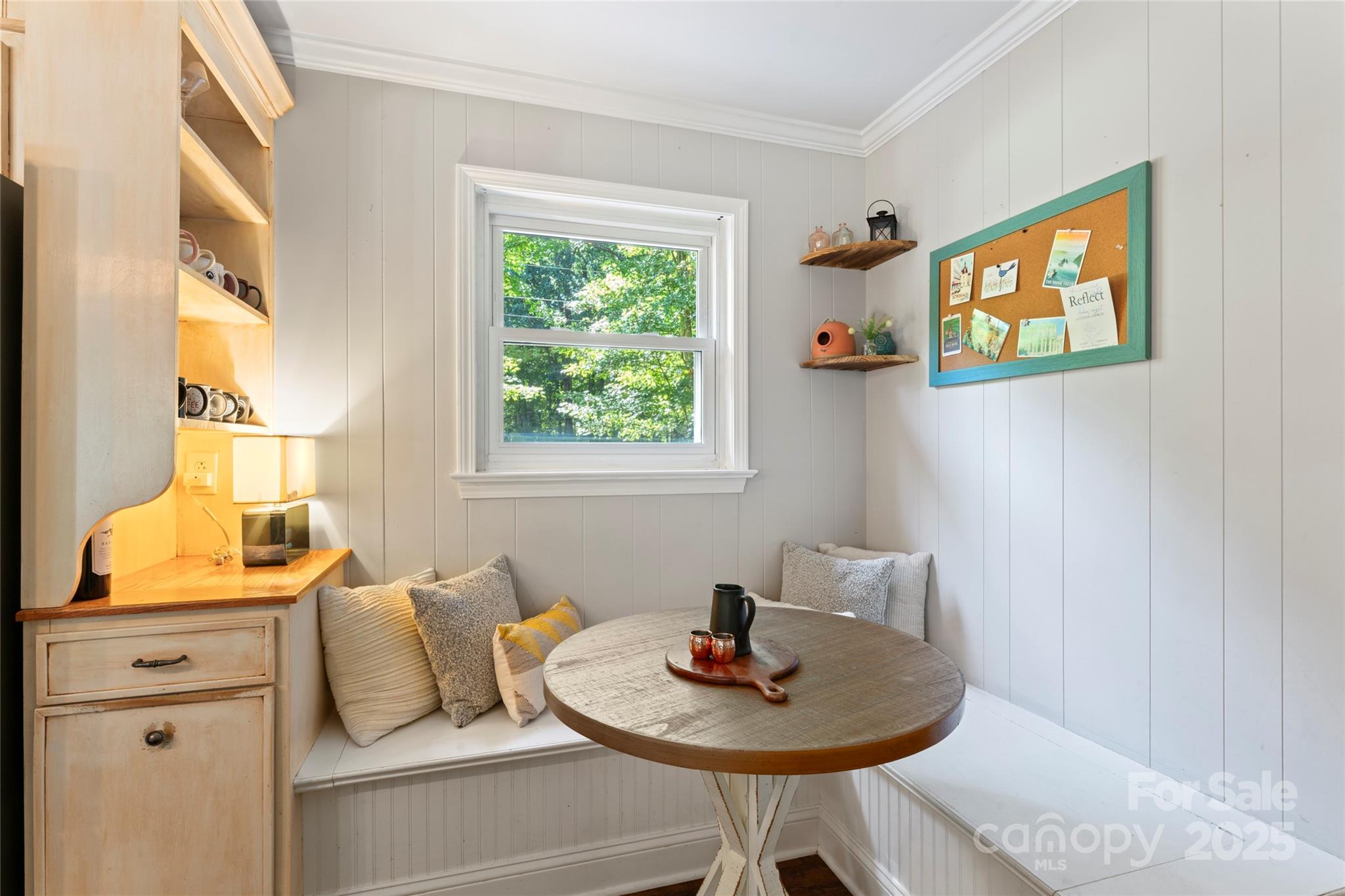 14217 Phillips Road Matthews, NC 28105 - Photo 13 of 38 a living room with furniture and a window