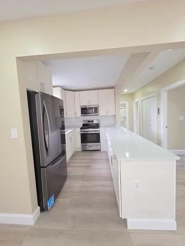 $1,950 | 475 Purchase Street, Unit 3, New Bedford, MA 02740