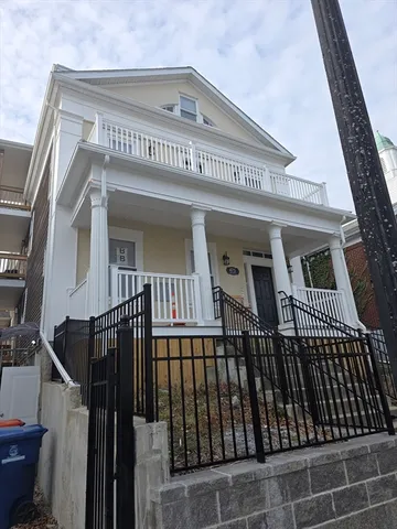 $1,950 | 475 Purchase Street, Unit 3, New Bedford, MA 02740