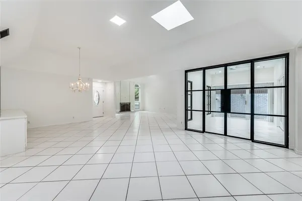 $3,500 | 3805 Brookhaven Circle, Fort Worth, TX 76109