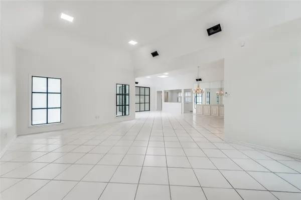 $3,500 | 3805 Brookhaven Circle, Fort Worth, TX 76109
