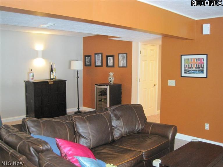 3683 Spring Valley Road Akron, OH 44333 - Photo 19 of 25