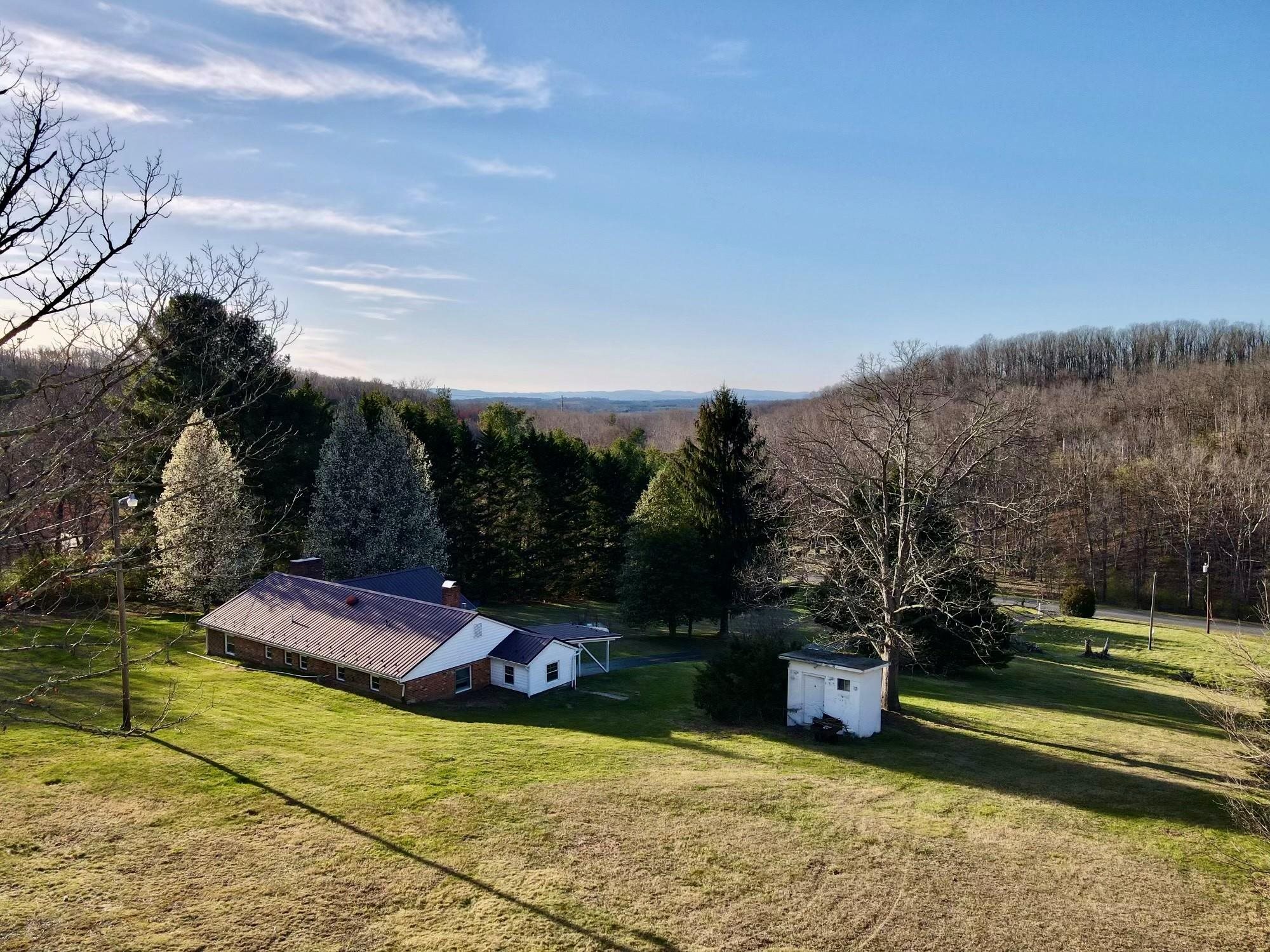 201 Flat Rock Road Waynesboro, VA 22980 - Photo 3 of 17 Gallery Image 3