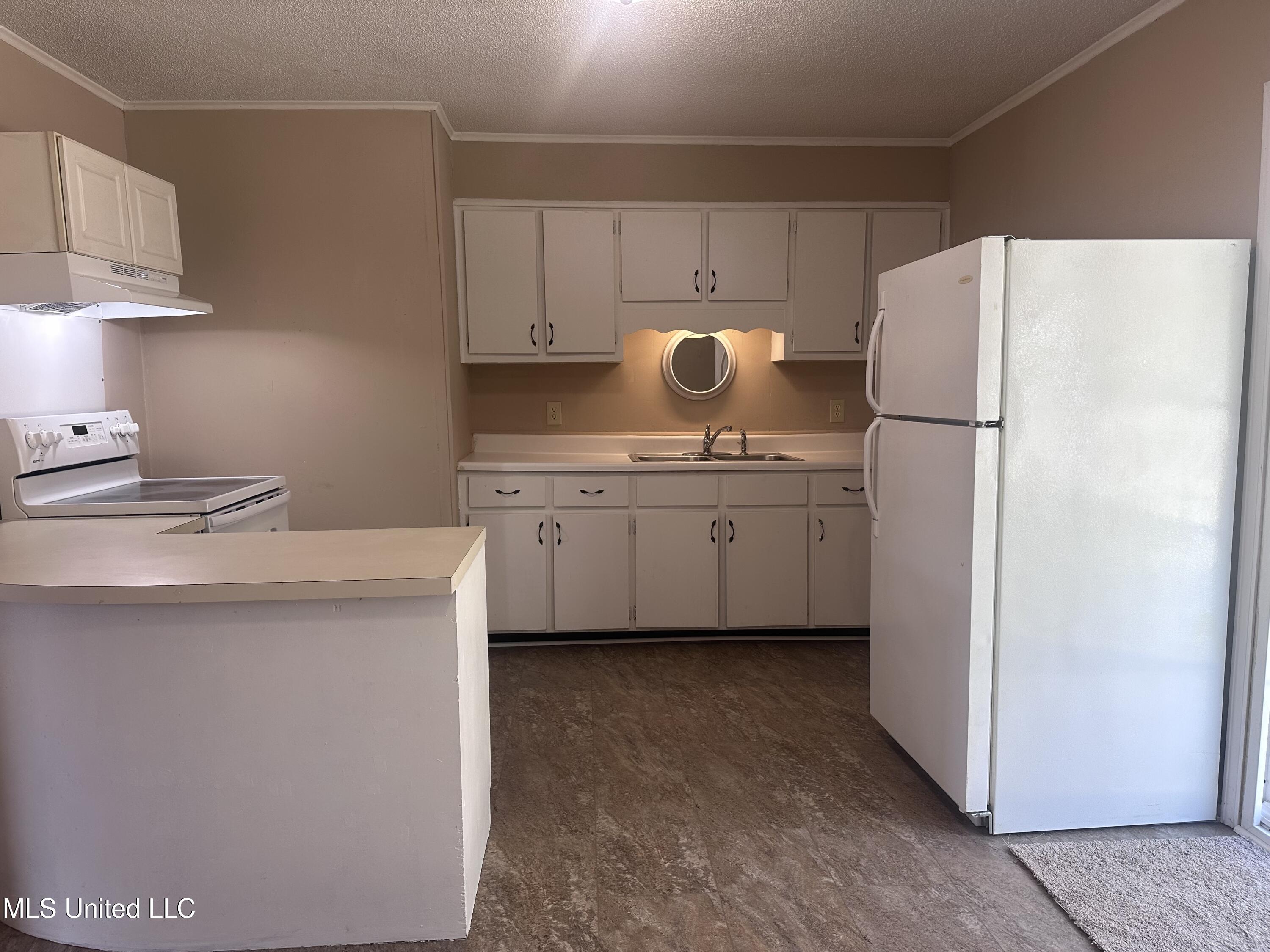 4113 Mimosa Drive Moss Point, MS 39562 - Photo 6 of 21 IMG_6224