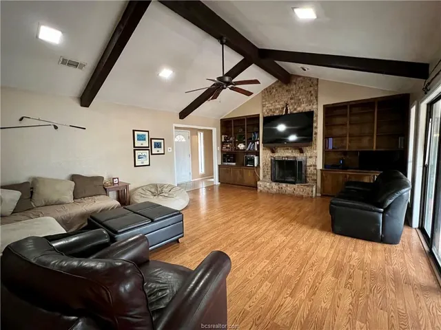 $1,900 | 2101 Langford Street, College Station, TX 77840