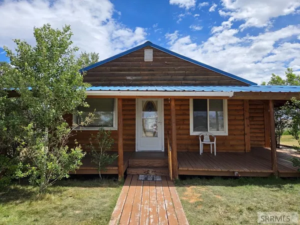$219,000 | 401 3rd Street, Leadore, ID 83464