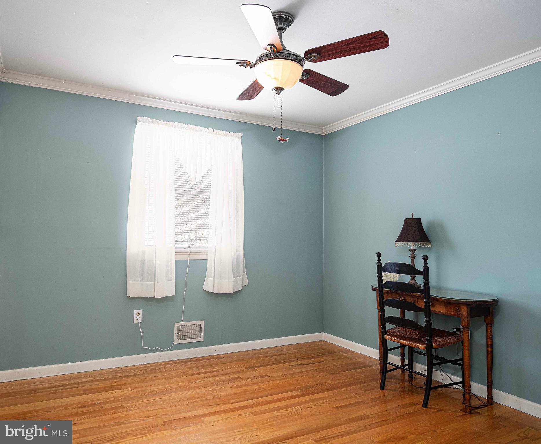 3204 Hunt Road Fallston, MD 21047 - Photo 24 of 54 a workspace with wooden floor