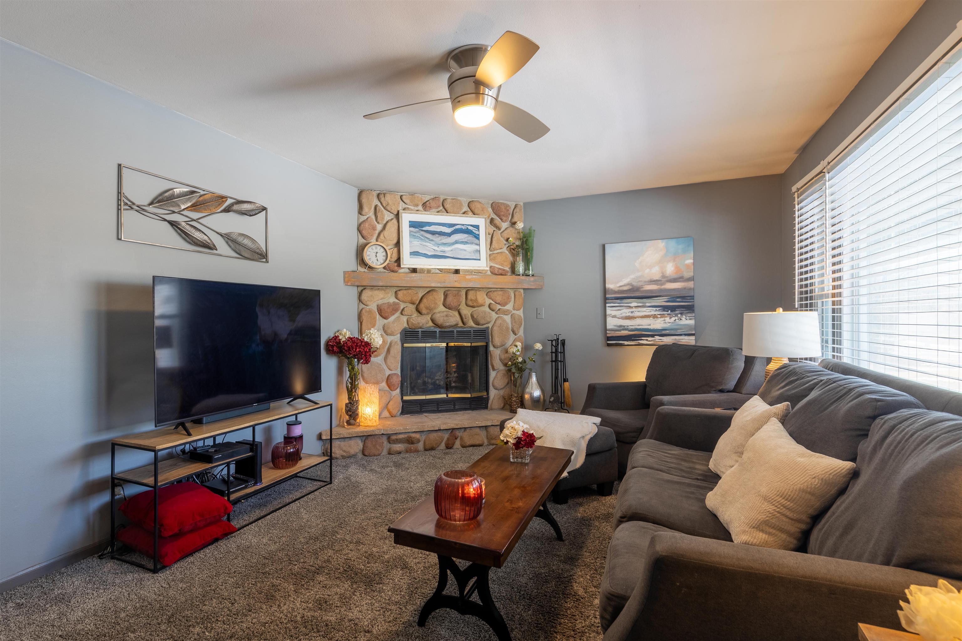 800 Monroe Street Hanover, IL 61041 - Photo 2 of 39