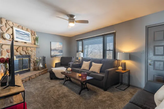 $210,000 | 800 Monroe Street, Hanover, IL 61041