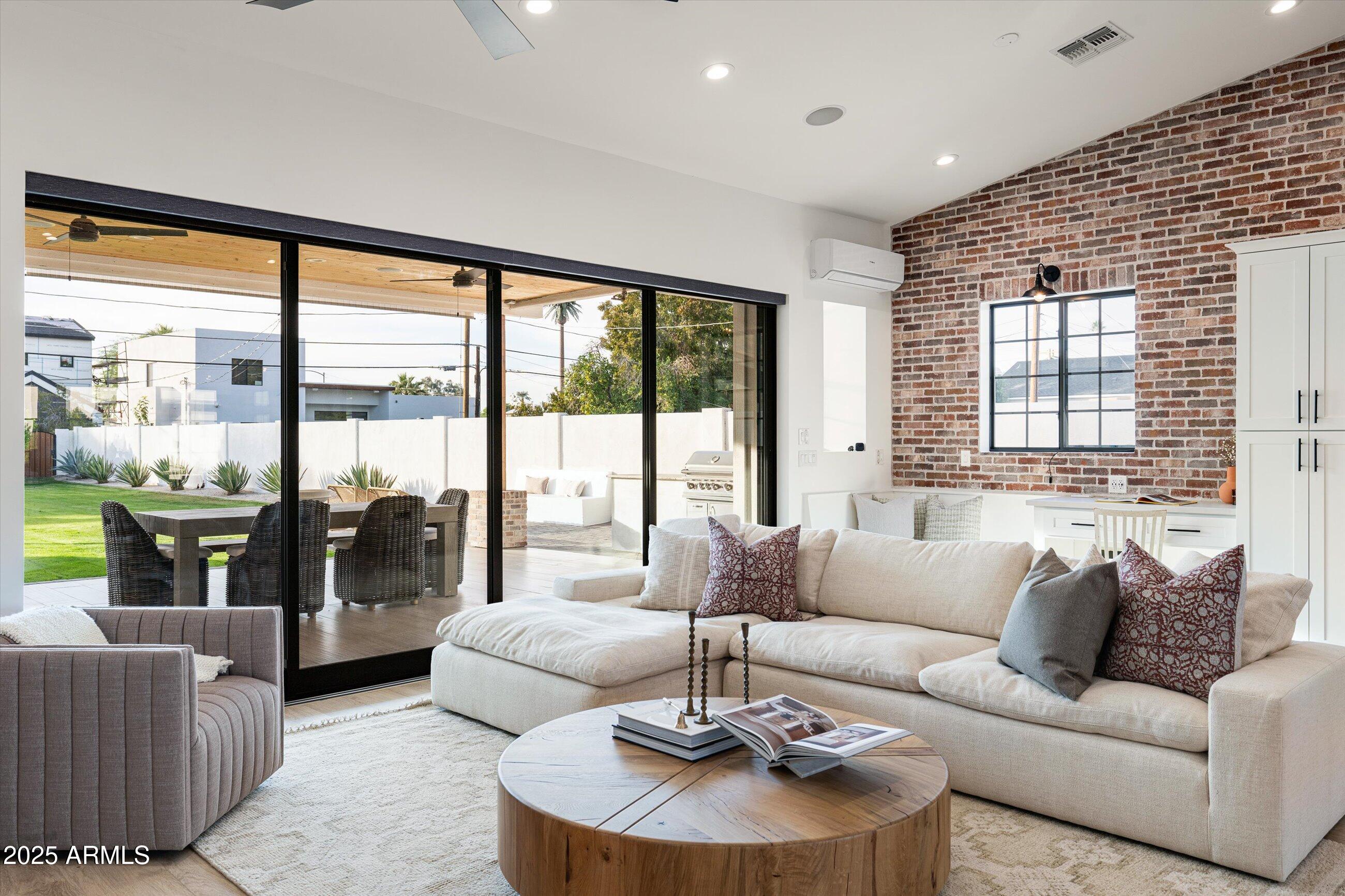 4208 North 41st Place Phoenix, AZ 85018 - Photo 12 of 39 19-4208 N 41st Pl (19 of 78)