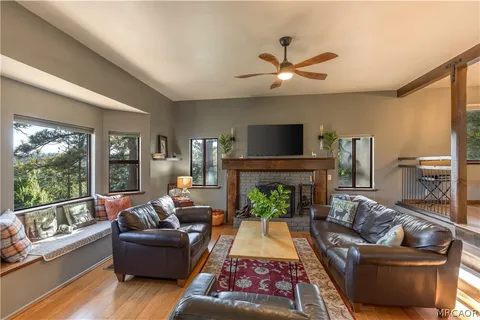 $798,000 | 27808 Alpen Drive, Lake Arrowhead, CA 92352