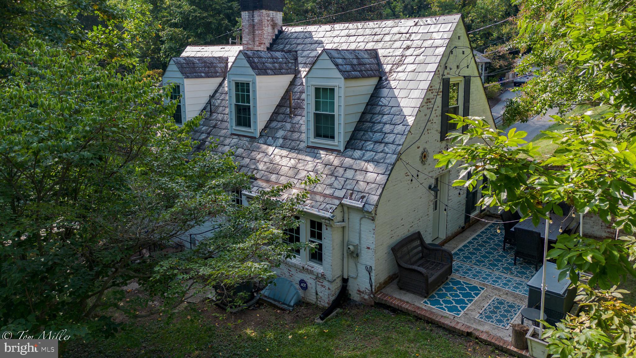 5815 Lochlea Road Baltimore, MD 21209 - Photo 34 of 40 aerial view of a house with a yard