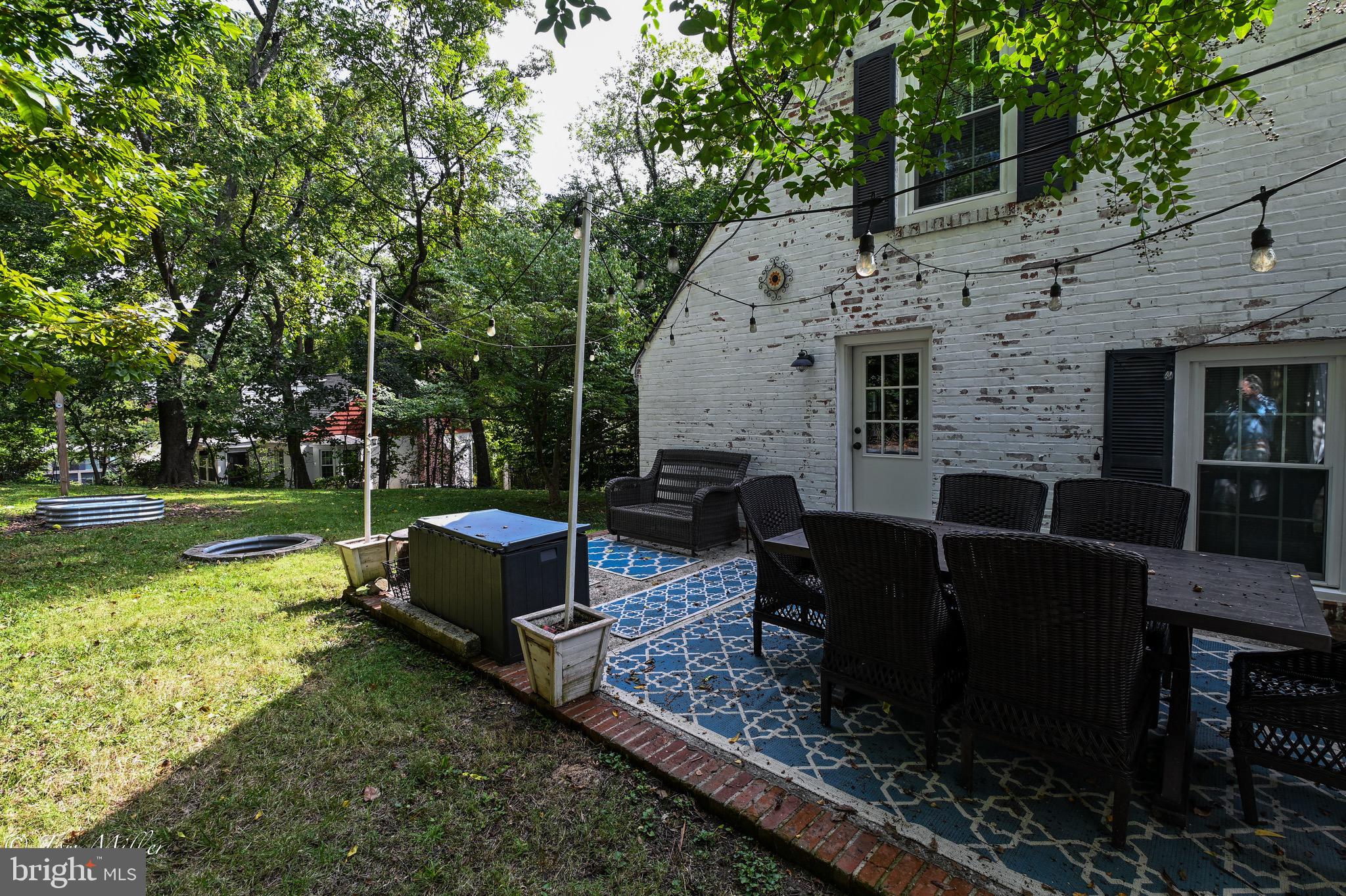 5815 Lochlea Road Baltimore, MD 21209 - Photo 39 of 40 a garden view with a seating space
