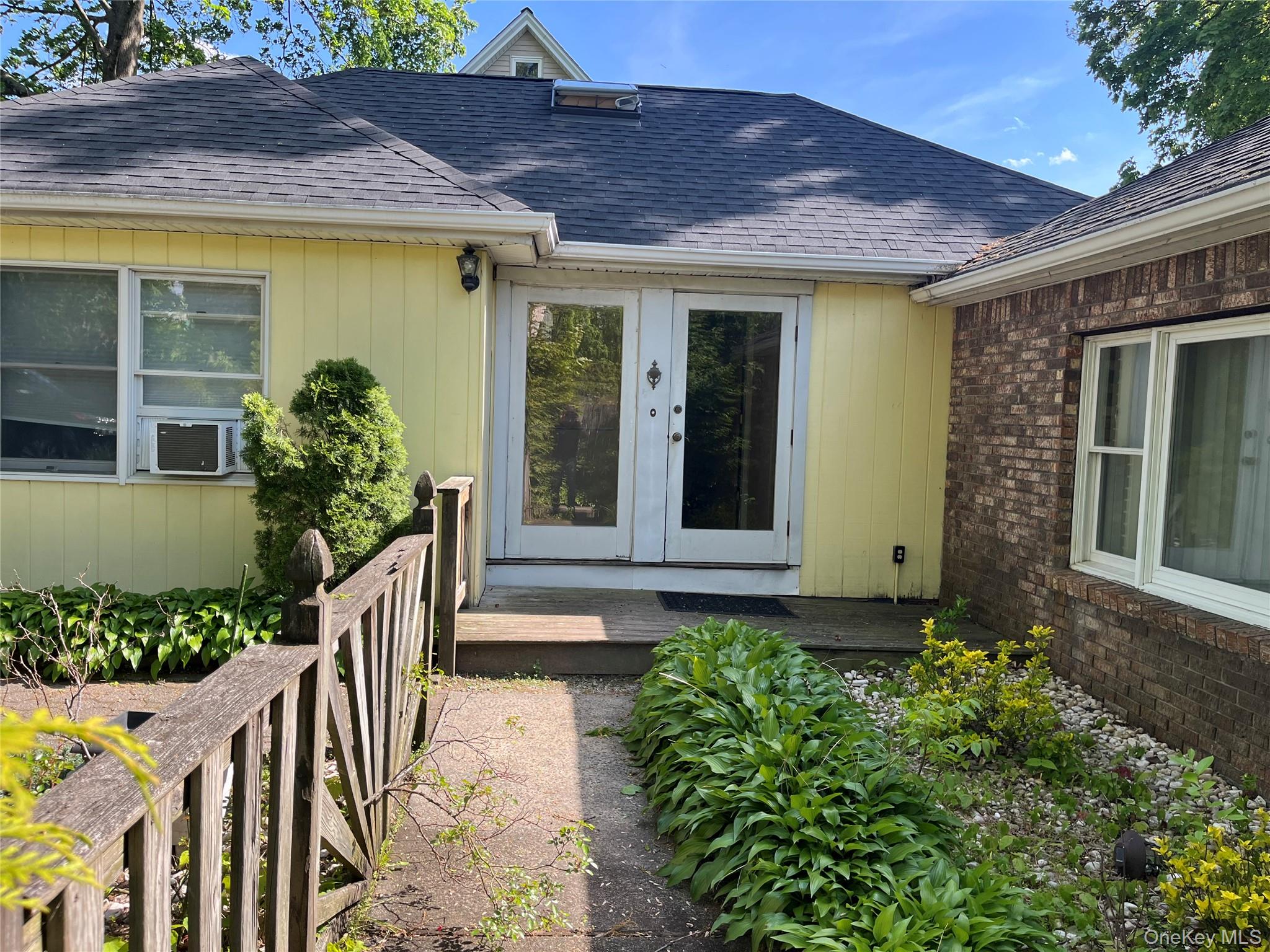 45 South Middletown Road Pearl River, NY 10965 - Photo 1 of 15