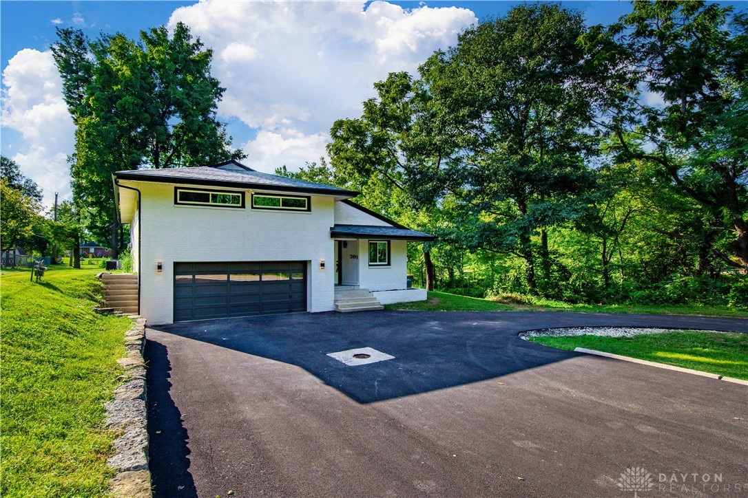 391 Darst Road Dayton, OH 45440 - Photo 3 of 37