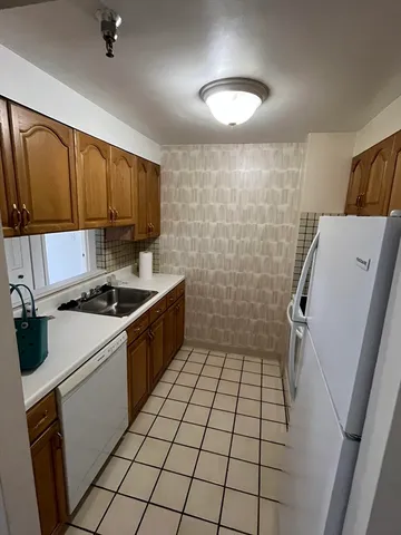 $1,900 | 750 Davol Street, Unit 119, Fall River, MA 02720