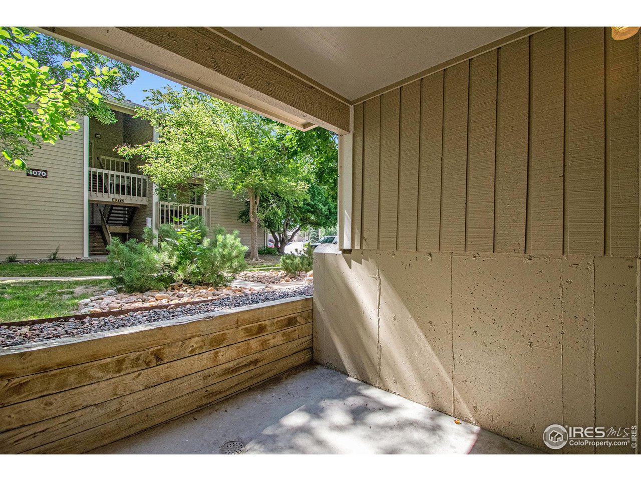 4068 South Atchison Way, Unit 101 Aurora, CO 80014 - Photo 8 of 12 a view of outdoor space and yard