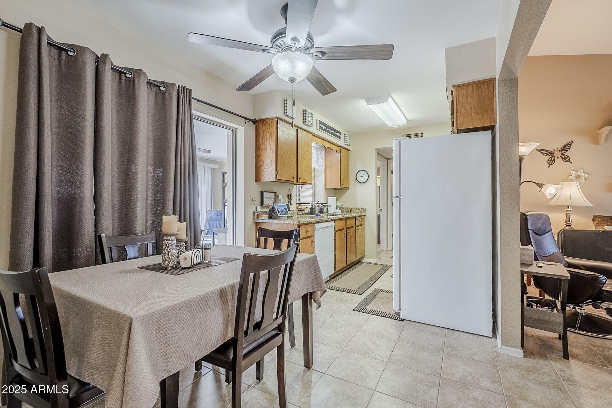 2159 South Periwinkle Mesa, AZ 85209 - Photo 9 of 31 Dining area off kitchen