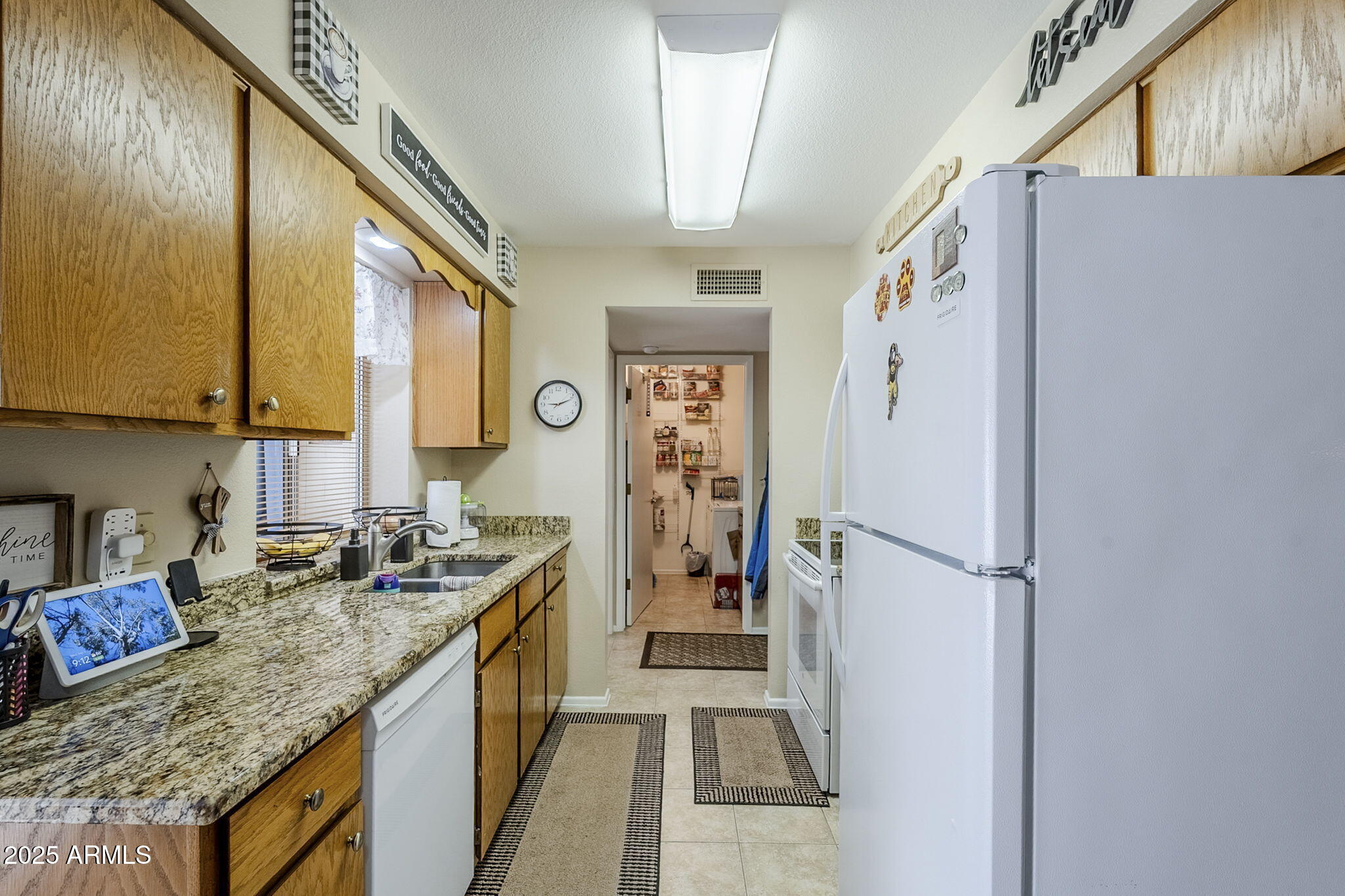 2159 South Periwinkle Mesa, AZ 85209 - Photo 11 of 32 Kitchen