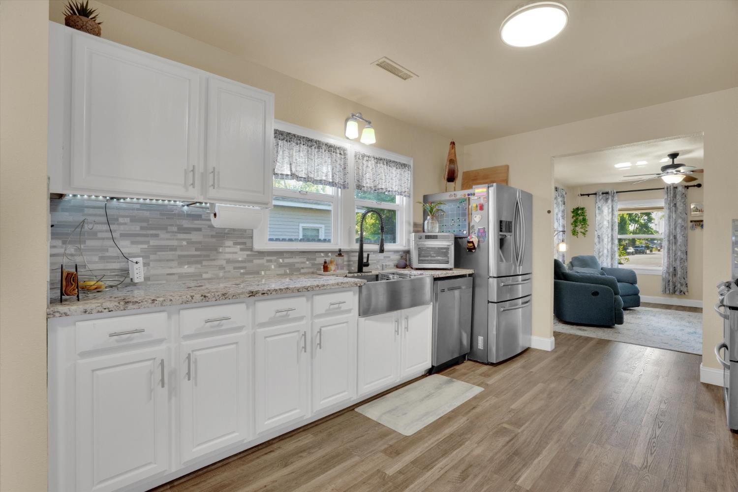 403 South Acacia Avenue Ripon, CA 95366 - Photo 12 of 34