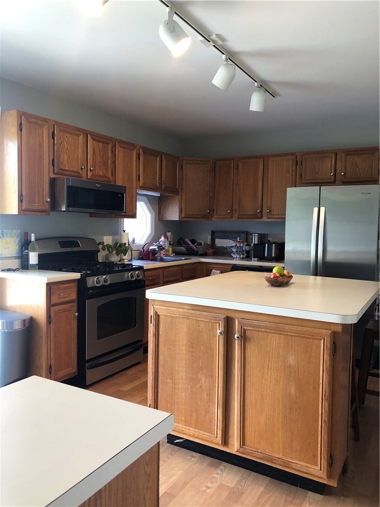 135 Spring Hill Road Portsmouth, RI 02871 - Photo 4 of 19