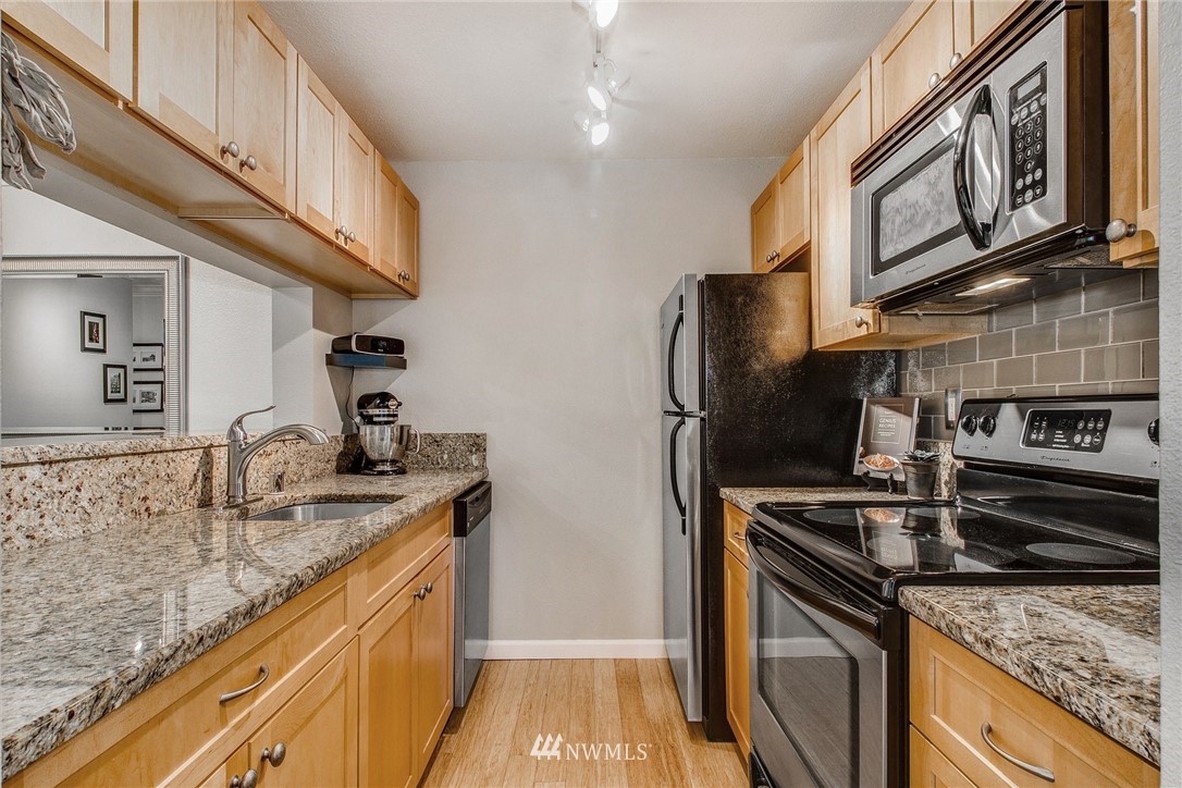 10831 Northeast 147th Lane, Unit R101 Bothell, WA 98011 - Photo 14 of 25
