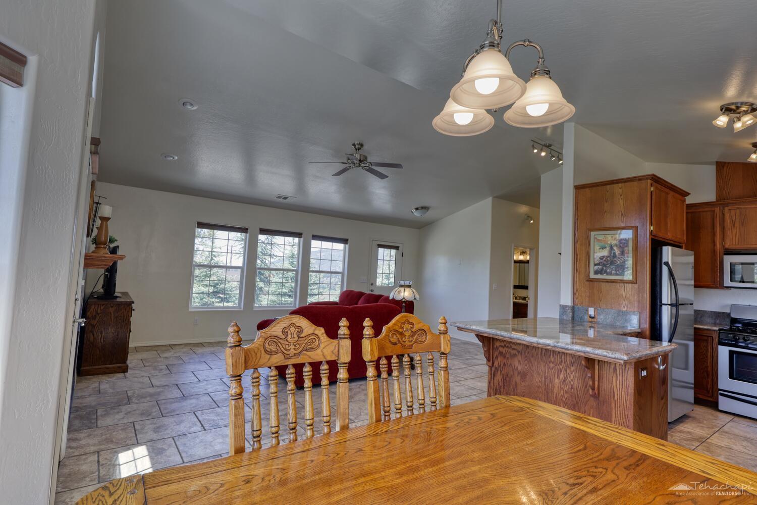 30701 Fox Ridge Court Tehachapi, CA 93561 - Photo 13 of 42 Gallery Image 13