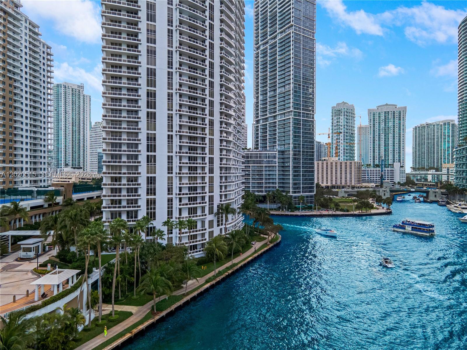 901 Brickell Key Boulevard, Unit 609 Miami, FL 33131 - Photo 25 of 27 Running path around Brickell Key