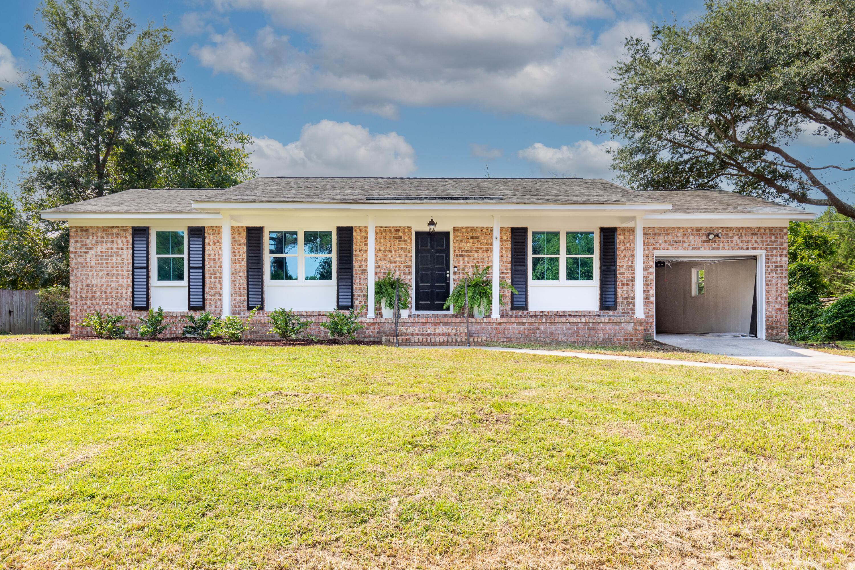 1309 Hampshire Road Charleston, SC 29412 - Photo 13 of 40 1309 Hampshire Road