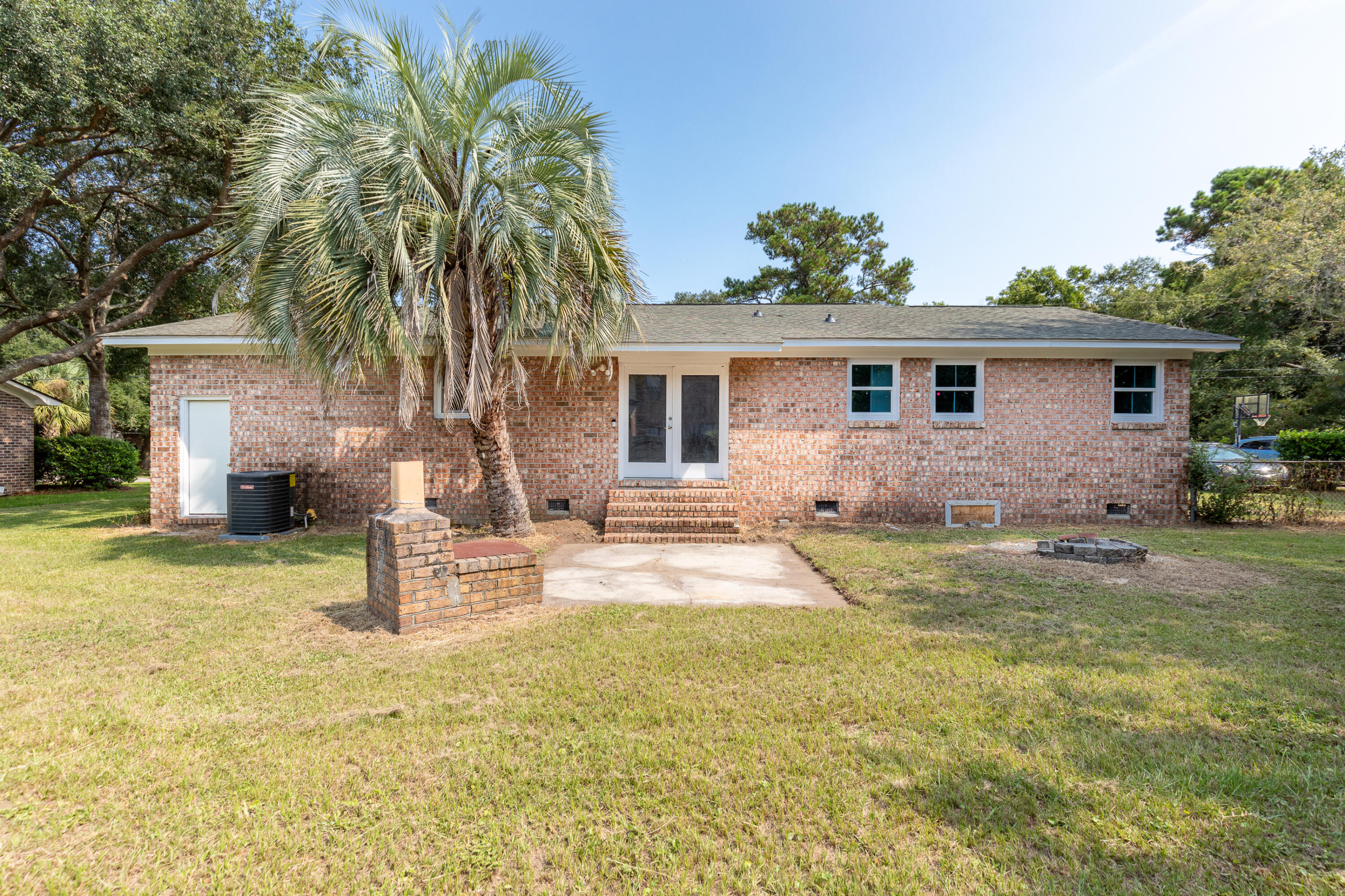 1309 Hampshire Road Charleston, SC 29412 - Photo 3 of 40 Front of 1309 Hampshire