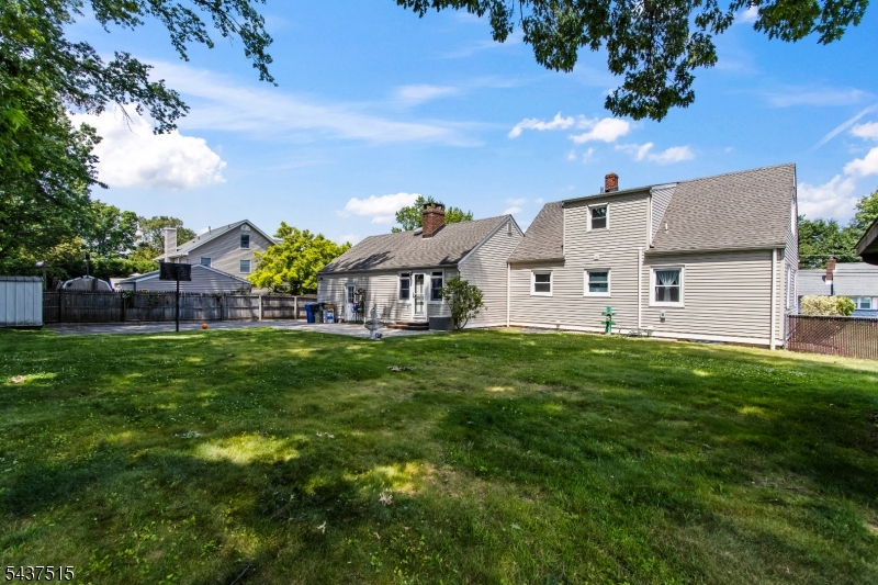 75 Lancaster Road Woodbridge, NJ 07067 - Photo 28 of 33