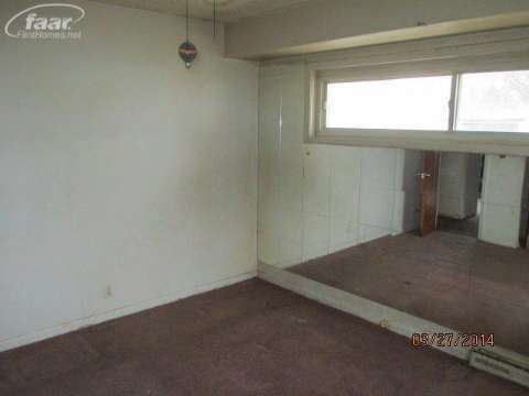 4801 Western Road Flint, MI 48506 - Photo 9 of 22 20397893-8.JPG