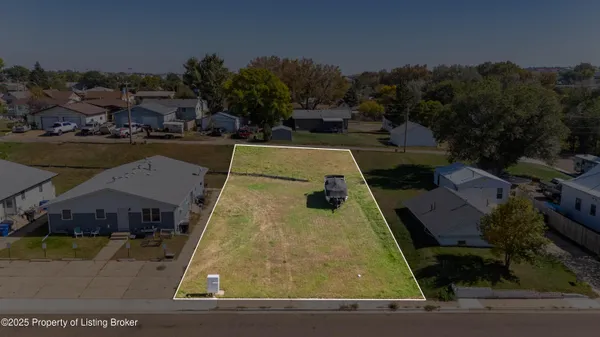 $30,000 | 2nd Avenue Southwest, Dickinson, ND 58601