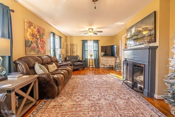 $389,900 | 12104 Linden Street, Meadowview, VA 24361