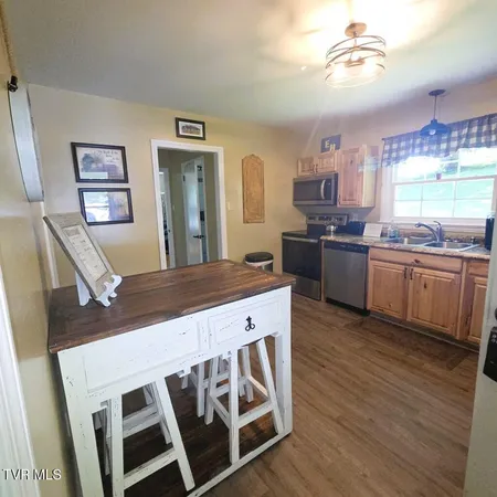 $379,900 | 12104 Linden Street, Meadowview, VA 24361