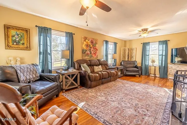 $389,900 | 12104 Linden Street, Meadowview, VA 24361