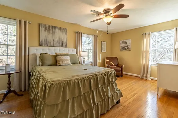 $389,900 | 12104 Linden Street, Meadowview, VA 24361